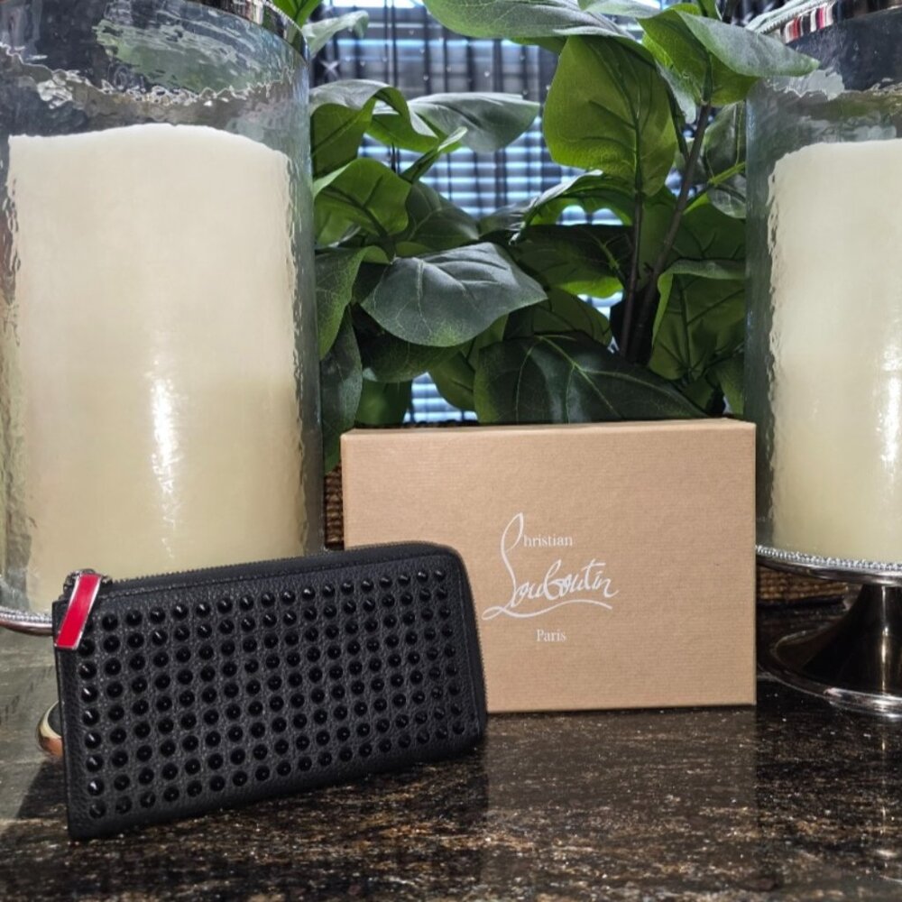 EUC Authentic Christian Louboutin Panettone Leather  Wallet